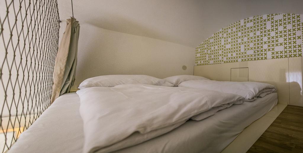 Luxurious - Na Porici 44 * Praga