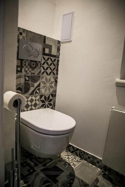 Luxurious - Na Porici 44 * Praga